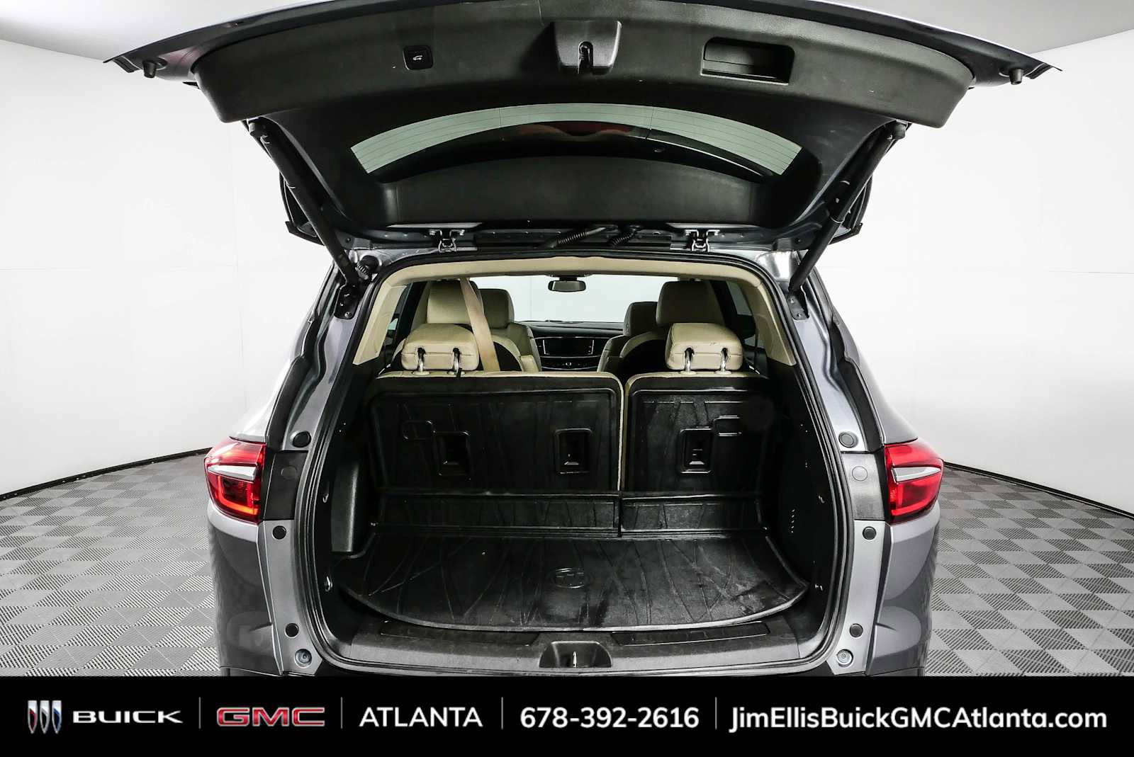 Used 2020 Buick Enclave Premium w/ Sun and Sites Package FWD image 31