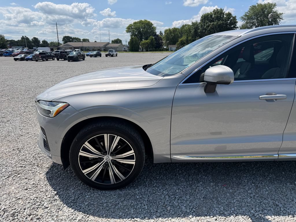Used 2023 Volvo XC60 B5 Plus AWD/4WD image 17