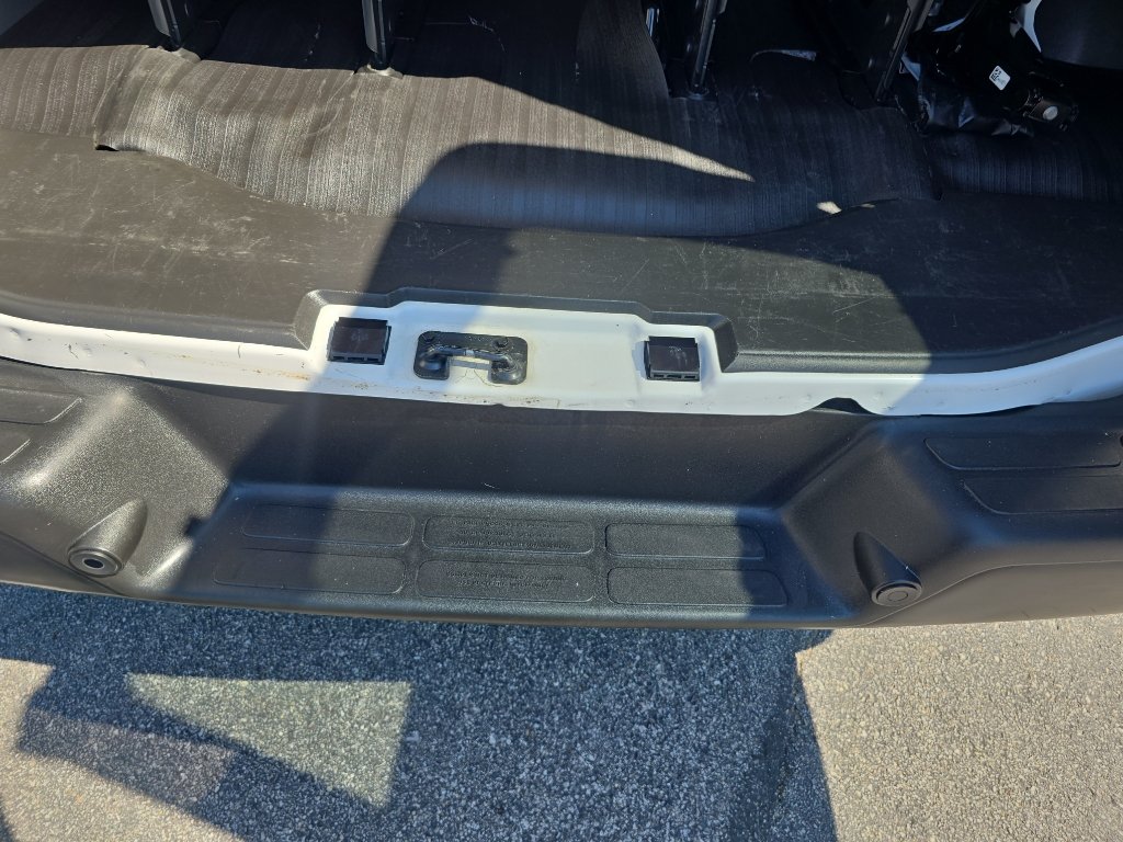 Used 2023 GMC Savana 3500 LS RWD image 10