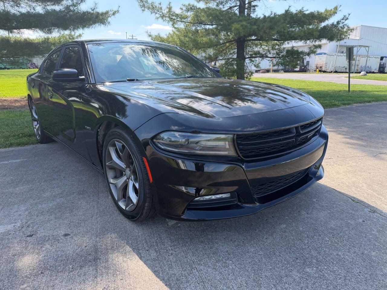 Used 2015 Dodge Charger R/T w/ Plus Group RWD image 3