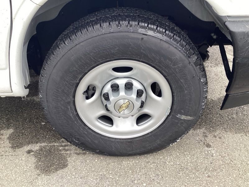 New 2025 Chevrolet Express 2500 image 9