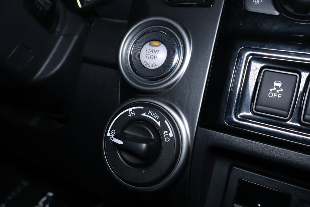 Used 2018 Nissan Titan Platinum Reserve image 31