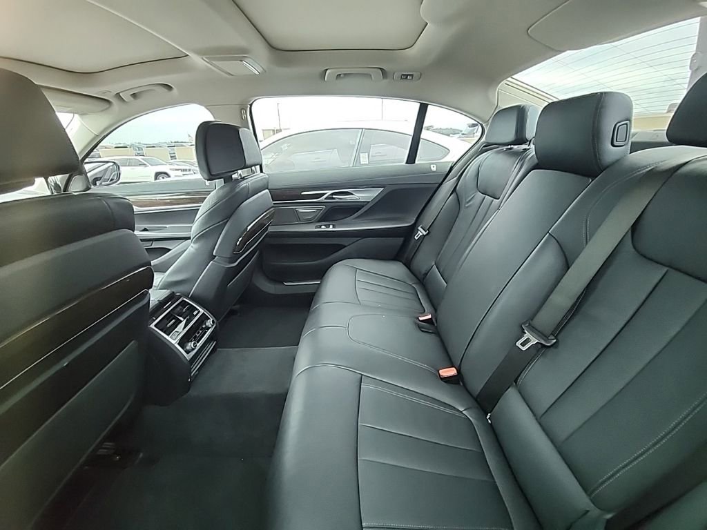 Used 2020 BMW 740i w/ Cold Weather Package RWD image 3