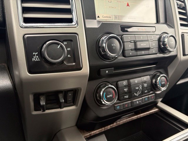 Used 2017 Ford F250 Lariat w/ Lariat Ultimate Package AWD/4WD image 33