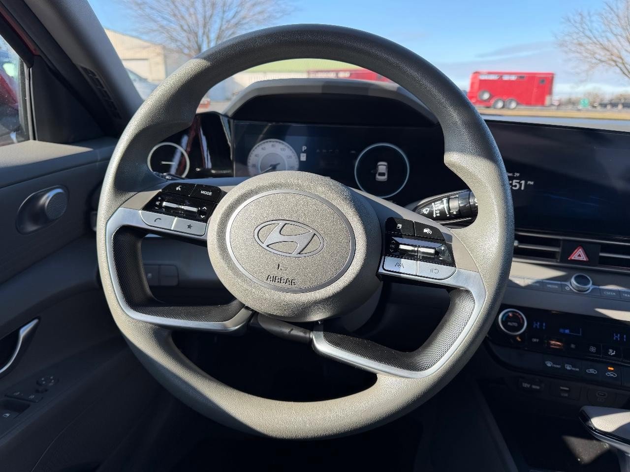 Used 2024 Hyundai Elantra SEL image 11