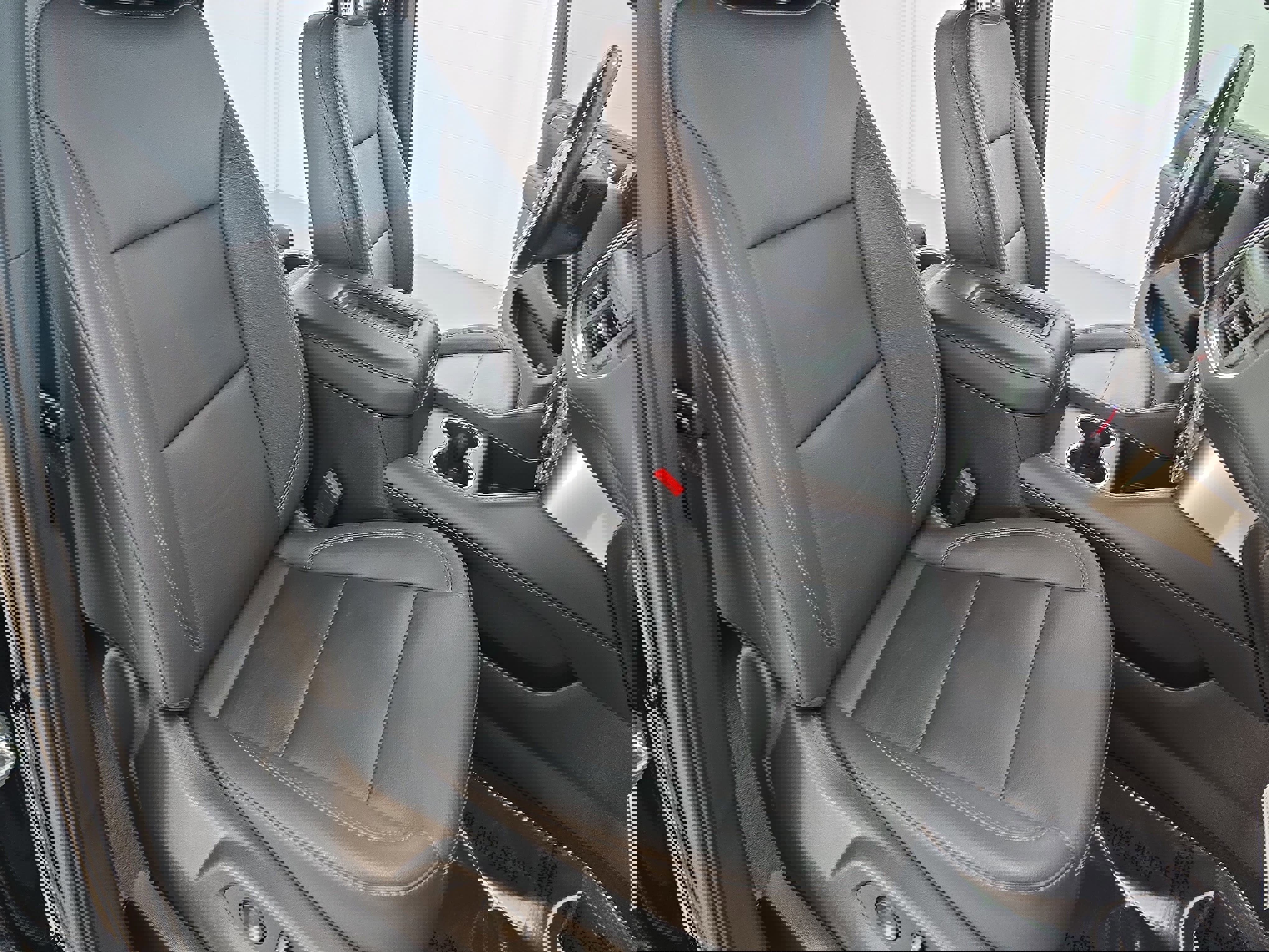 Used 2022 Chevrolet Tahoe Z71 w/ Luxury Package image 10