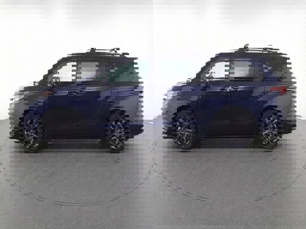 Used 2025 Toyota Sienna XSE w/ XSE Plus Package AWD/4WD image 4