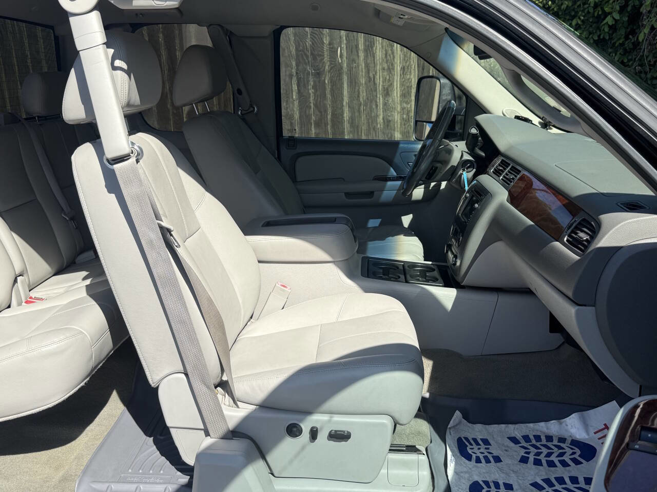 Used 2009 GMC Sierra 3500 SLT w/ SLT Convenience Package image 14