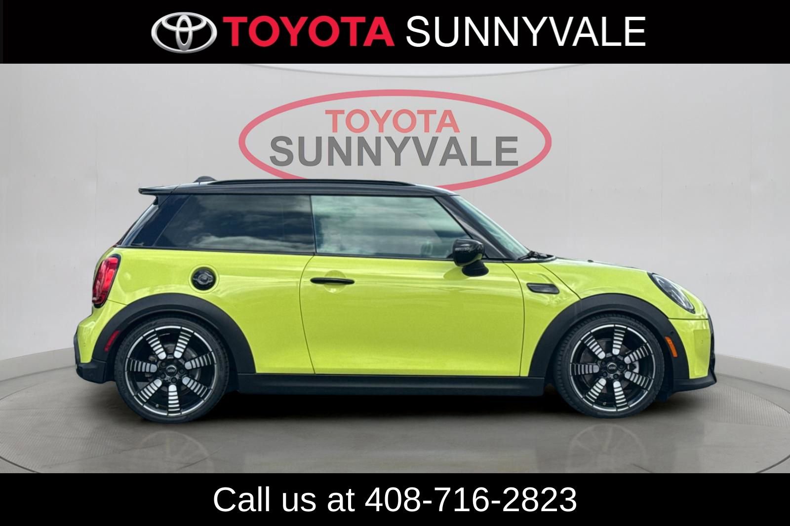 Used 2023 MINI Cooper S w/ Driver Assistance Package FWD image 9