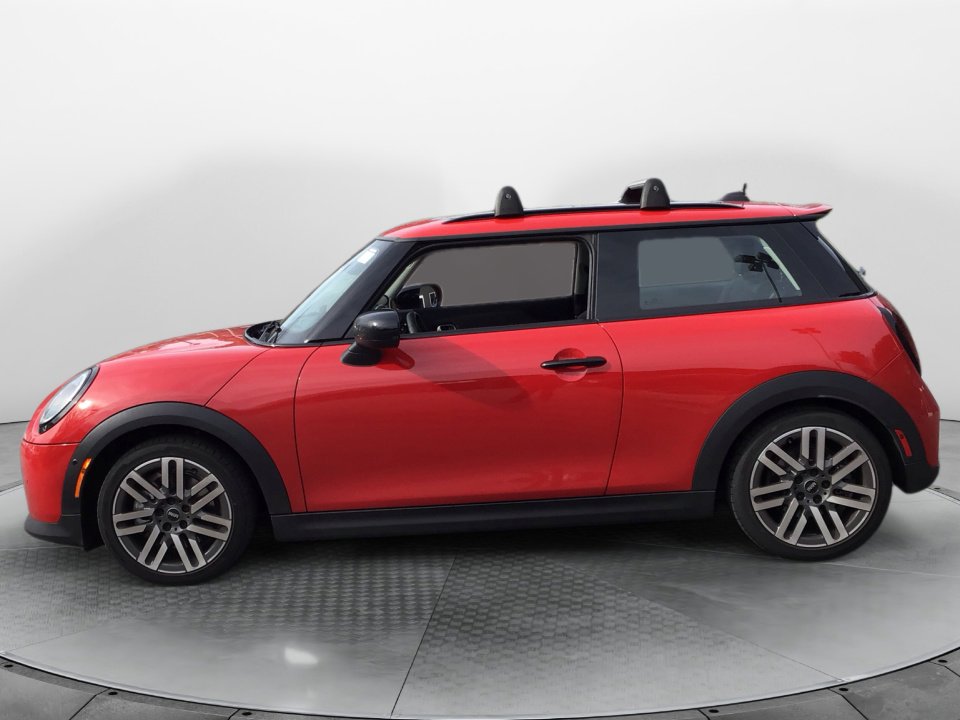 Certified 2025 MINI Cooper S image 4