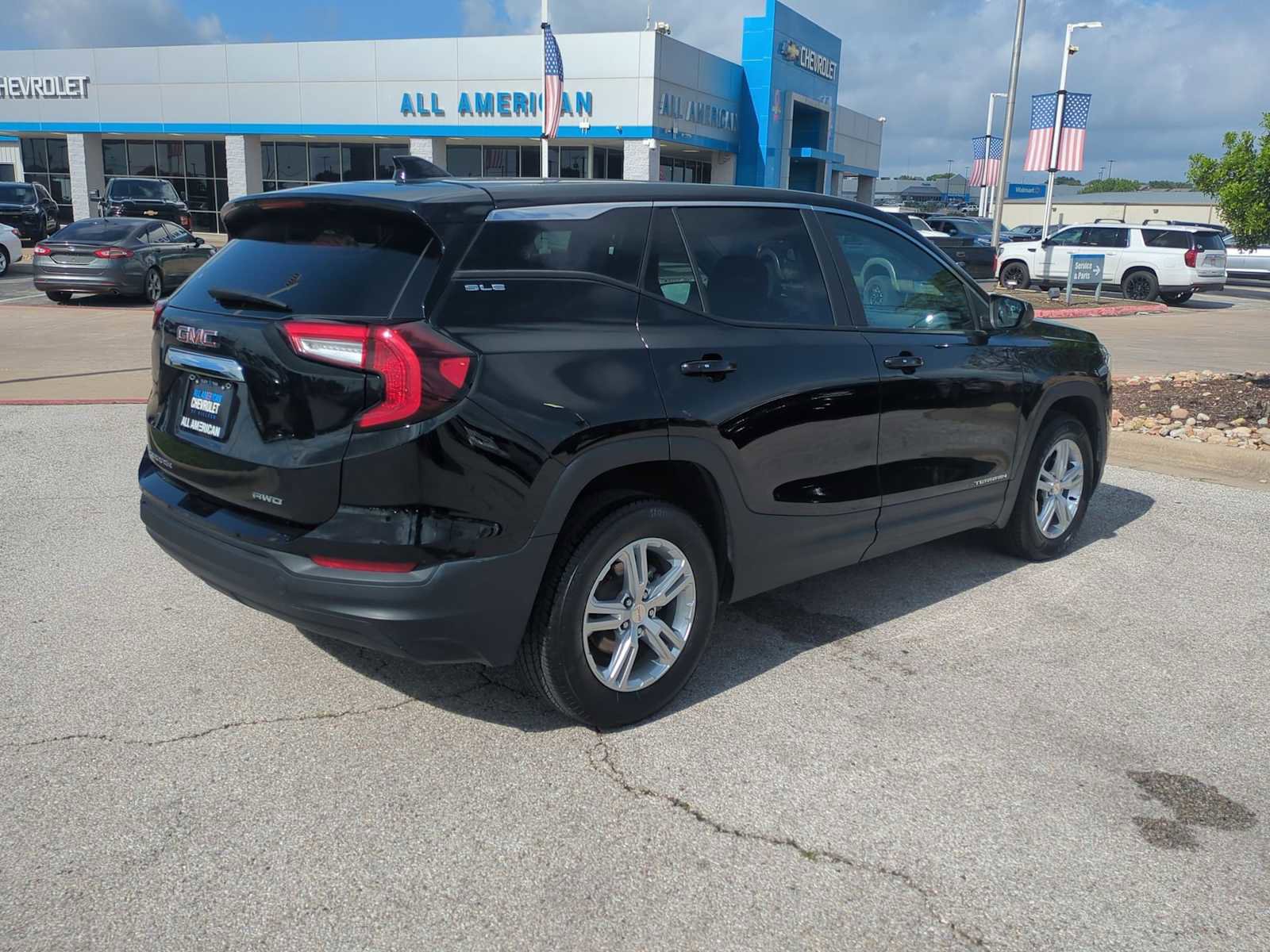 Used 2024 GMC Terrain SLE AWD/4WD image 8