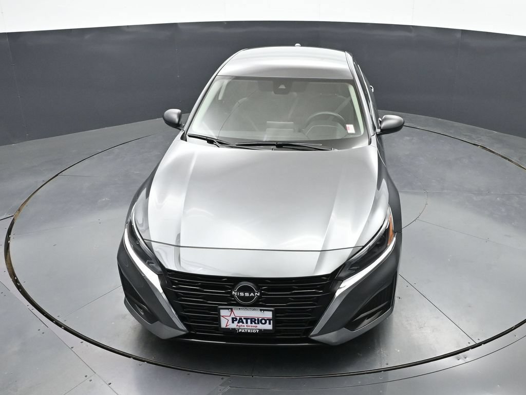Used 2025 Nissan Altima 2.5 SV FWD image 30