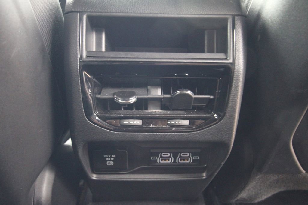 Used 2024 Jeep Grand Cherokee Altitude image 39