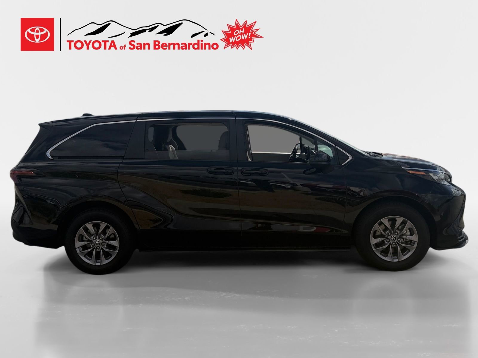 Certified 2024 Toyota Sienna LE image 6