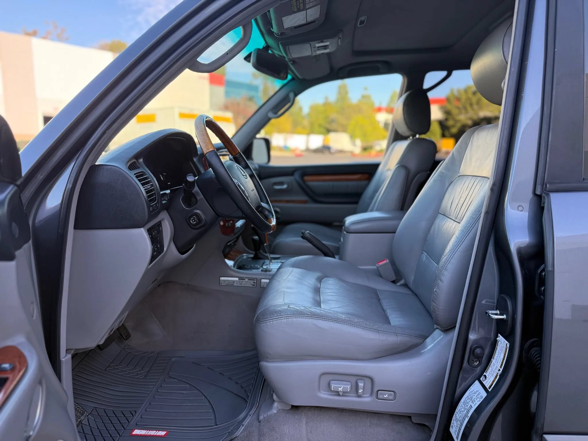 Used 2005 Lexus LX 470 4WD image 14