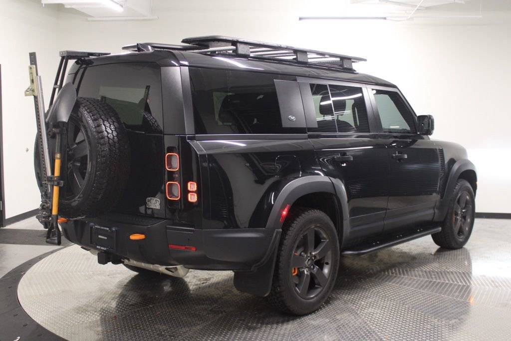 Used 2023 Land Rover Defender 130 SE image 7