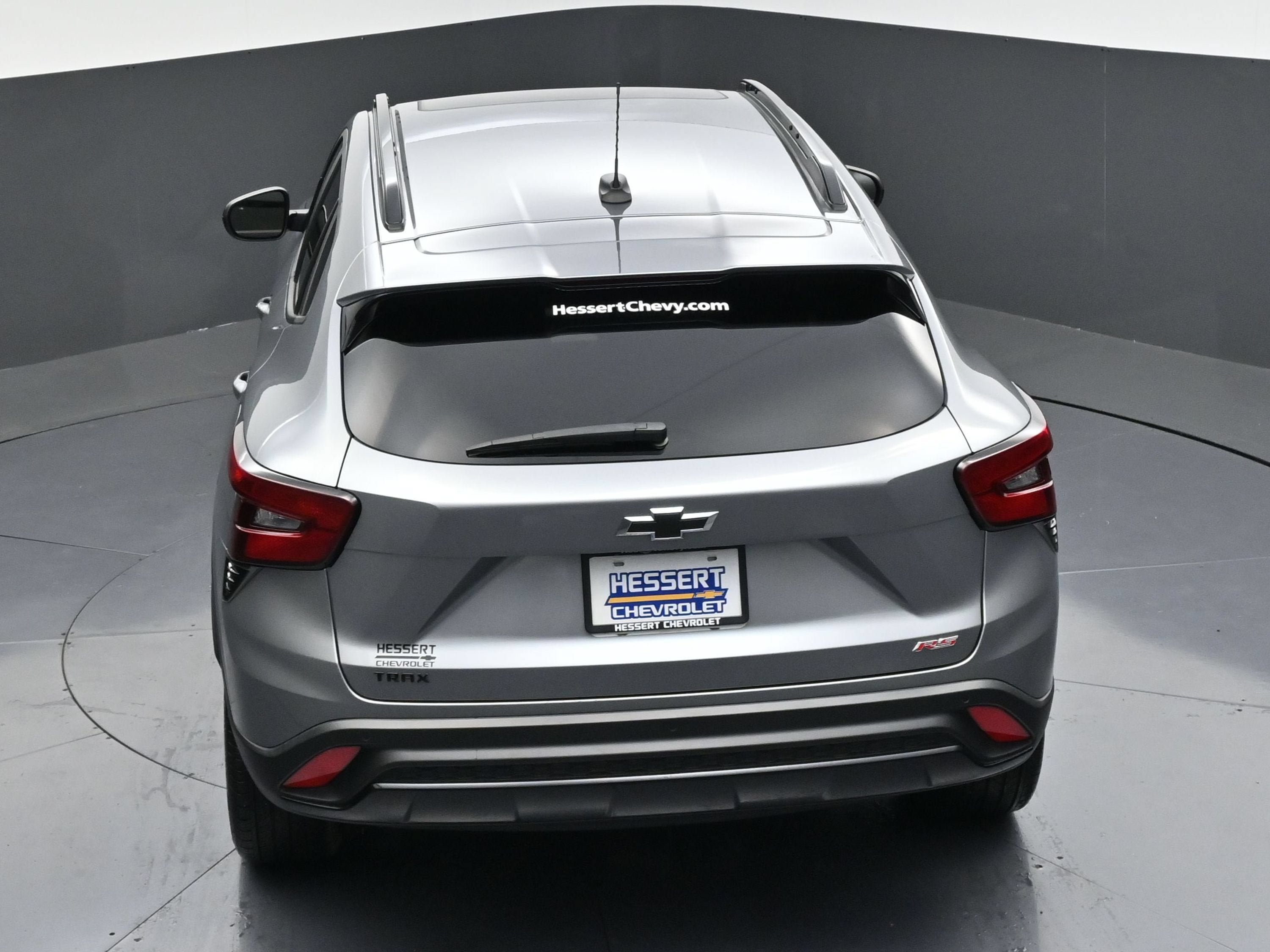 Used 2025 Chevrolet Trax RS w/ Sunroof Package FWD image 48