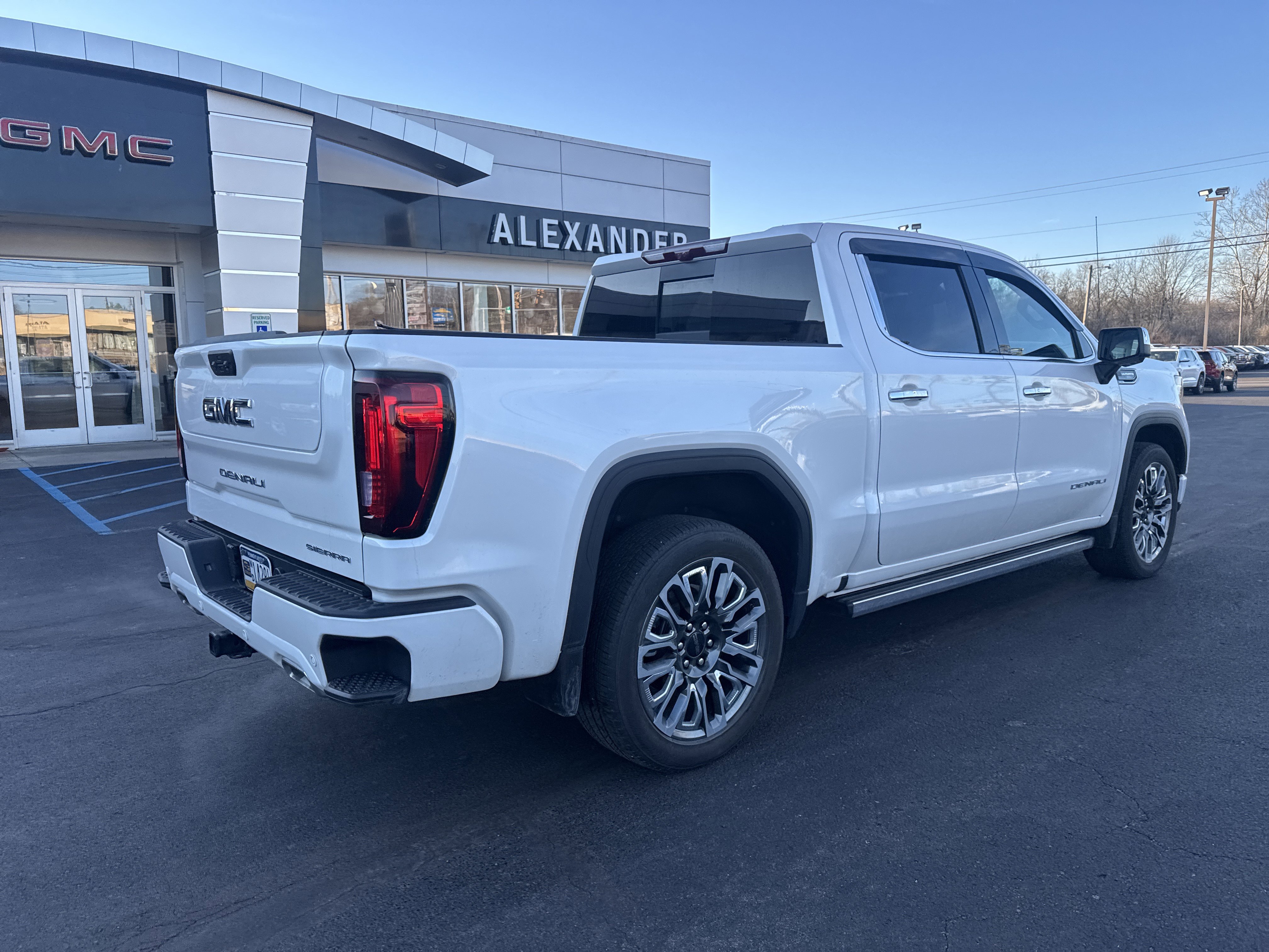 Used 2025 GMC Sierra 1500 Denali Ultimate video 3