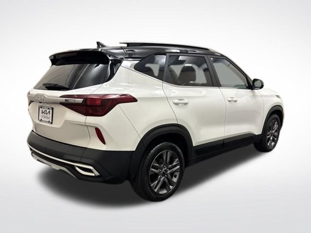 Certified 2023 Kia Seltos S w/ Navigation Package FWD image 5