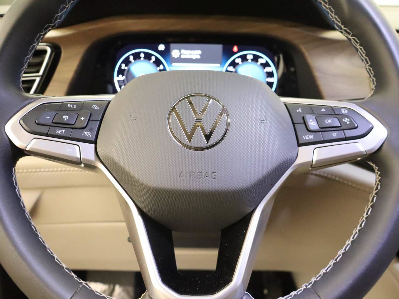 Certified 2024 Volkswagen Atlas SE FWD image 13