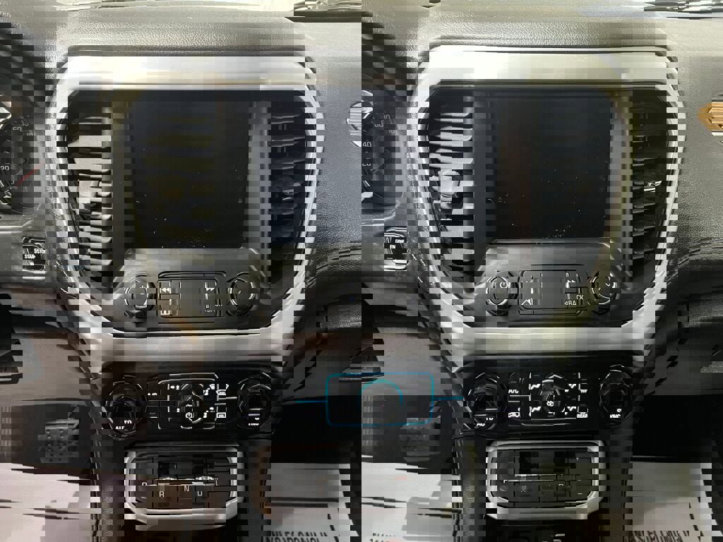 Used 2020 GMC Acadia SLE w/ Driver Convenience Package image 9