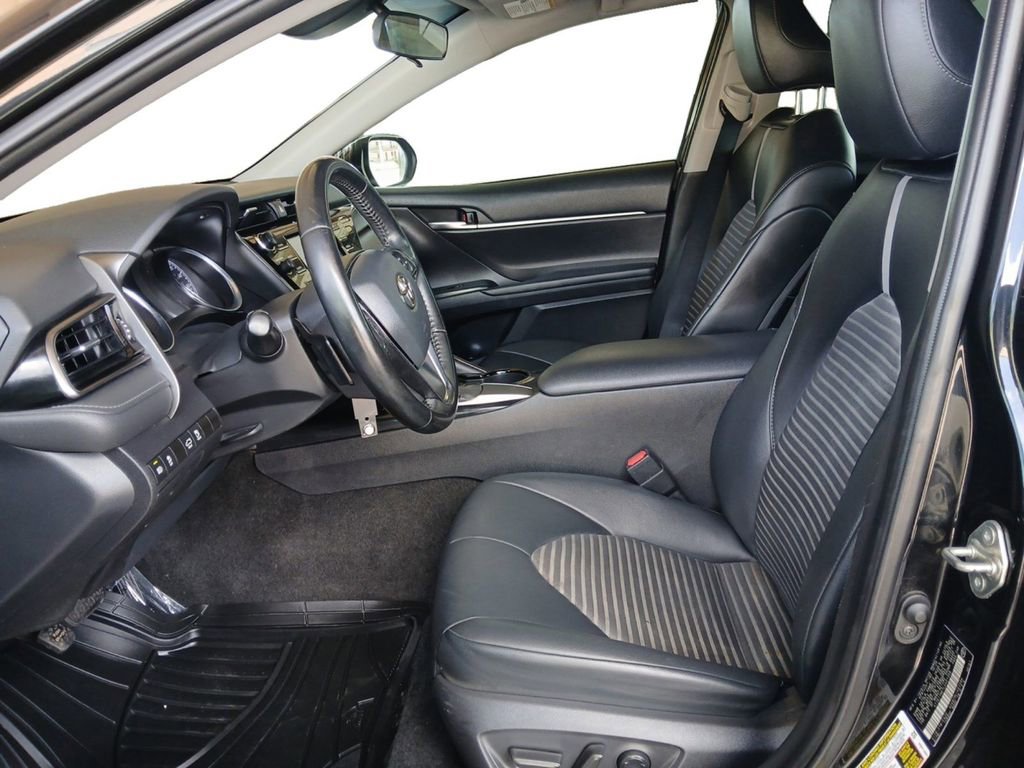 Used 2020 Toyota Camry SE FWD image 9