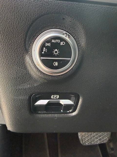 Used 2024 Mercedes-Benz C 300 Sedan image 25