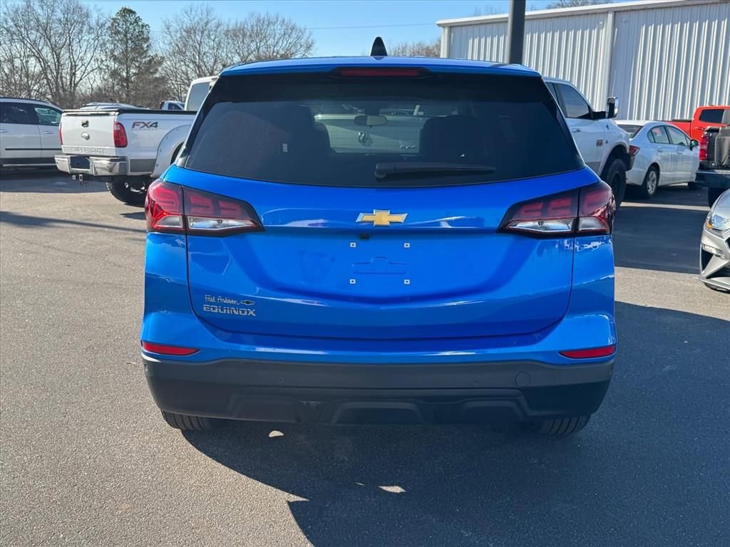 Used 2024 Chevrolet Equinox LS w/ LS Convenience Package image 4