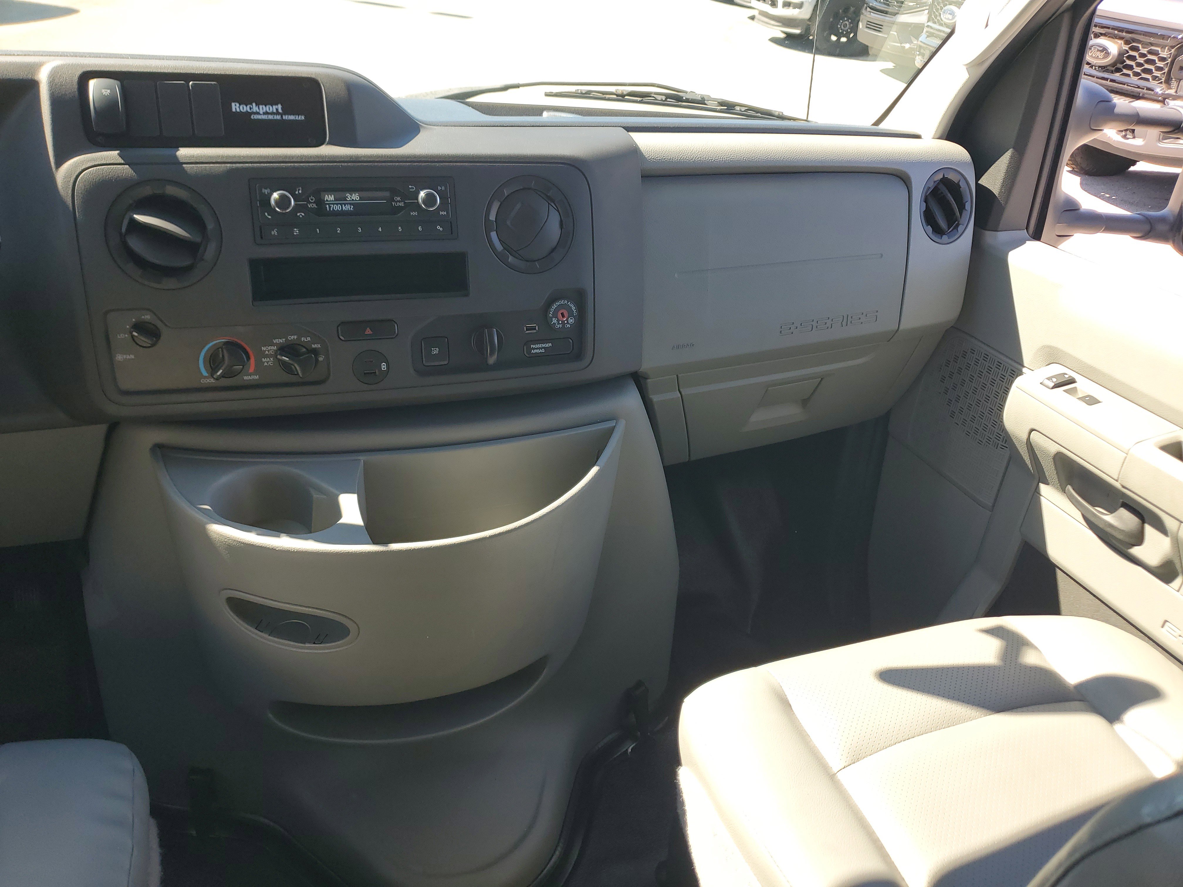 Used 2022 Ford E-350 and Econoline 350 Super Duty w/ Power Windows & Locks Group image 23