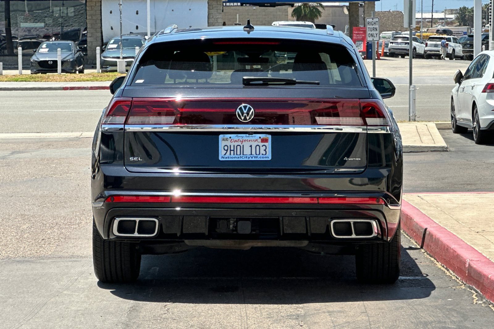 Used 2024 Volkswagen Atlas Cross Sport SEL R-Line AWD/4WD image 5