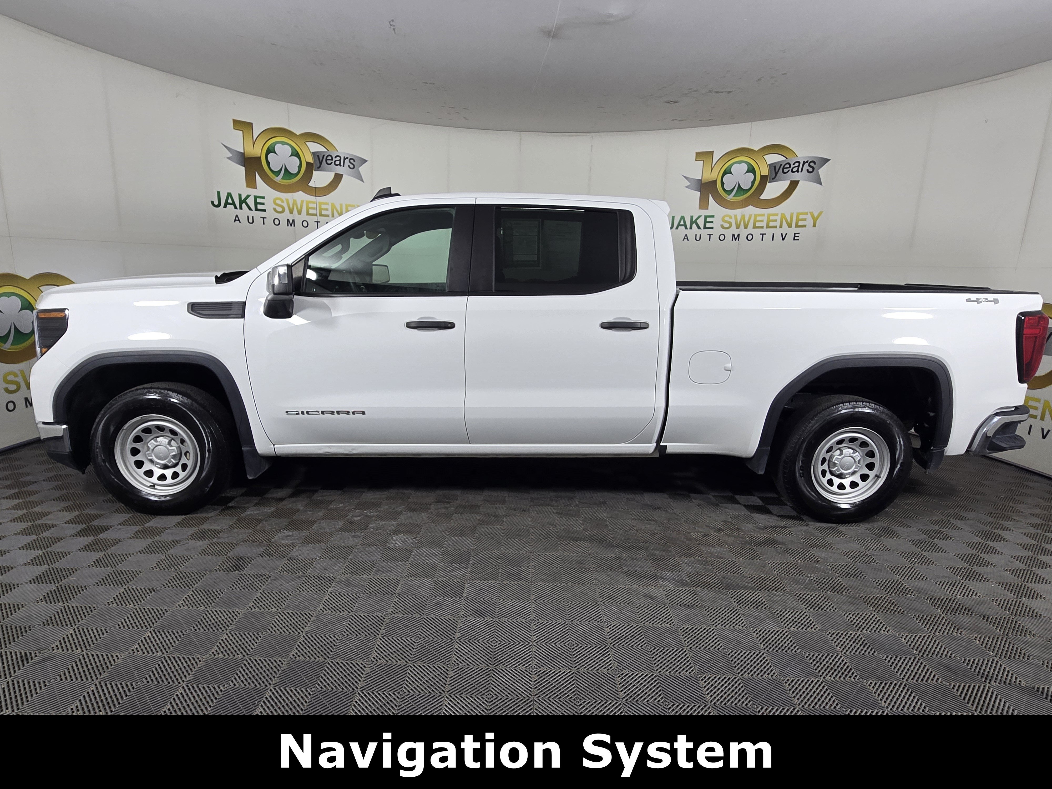 Used 2024 GMC Sierra 1500 Pro w/ Pro Value Package AWD/4WD image 4