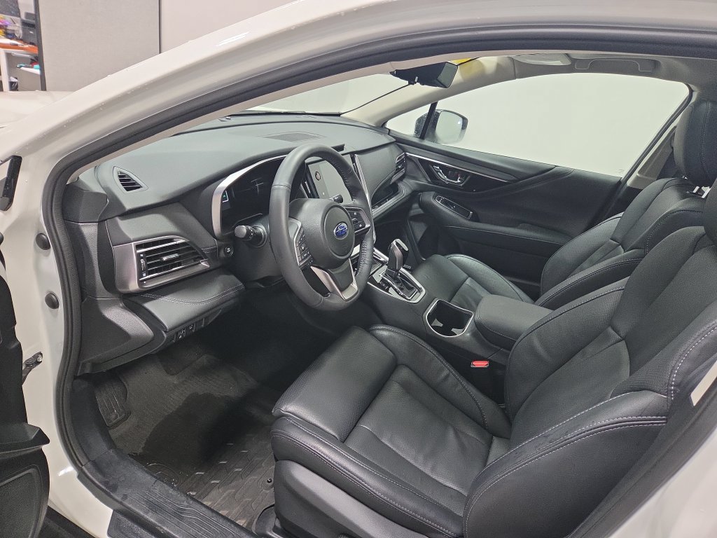 Used 2025 Subaru Outback Touring XT AWD/4WD image 29