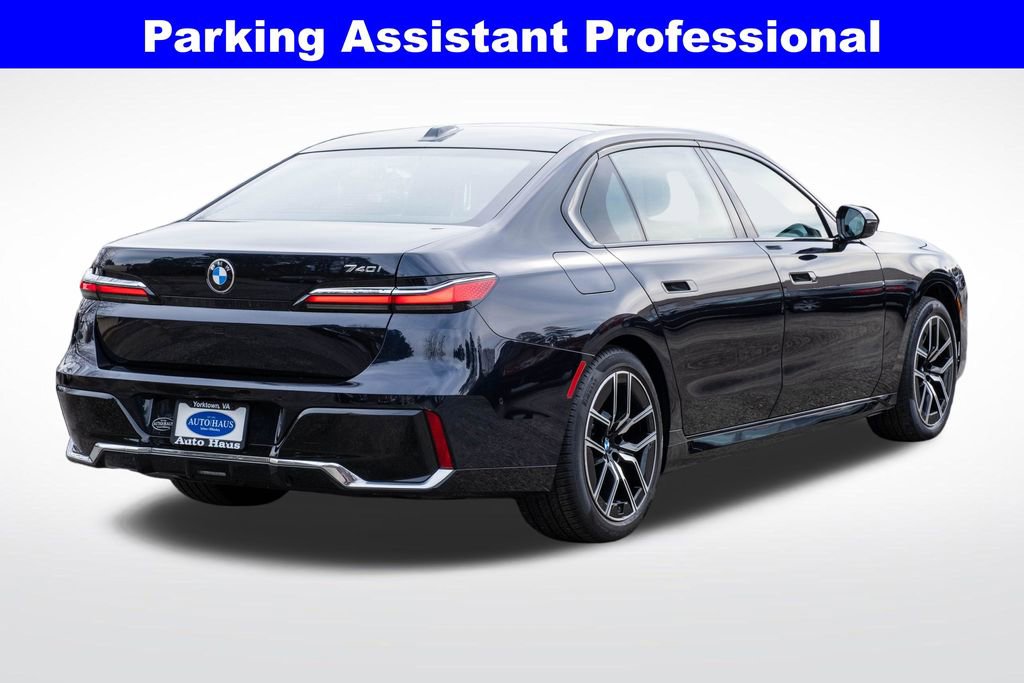 Used 2023 BMW 740i w/ Parking Assistance Package image 8