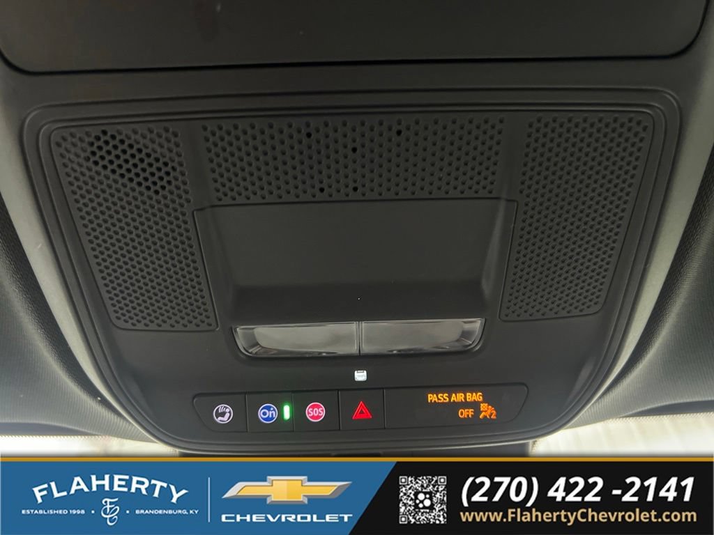 Used 2025 Chevrolet Traverse LT FWD image 32