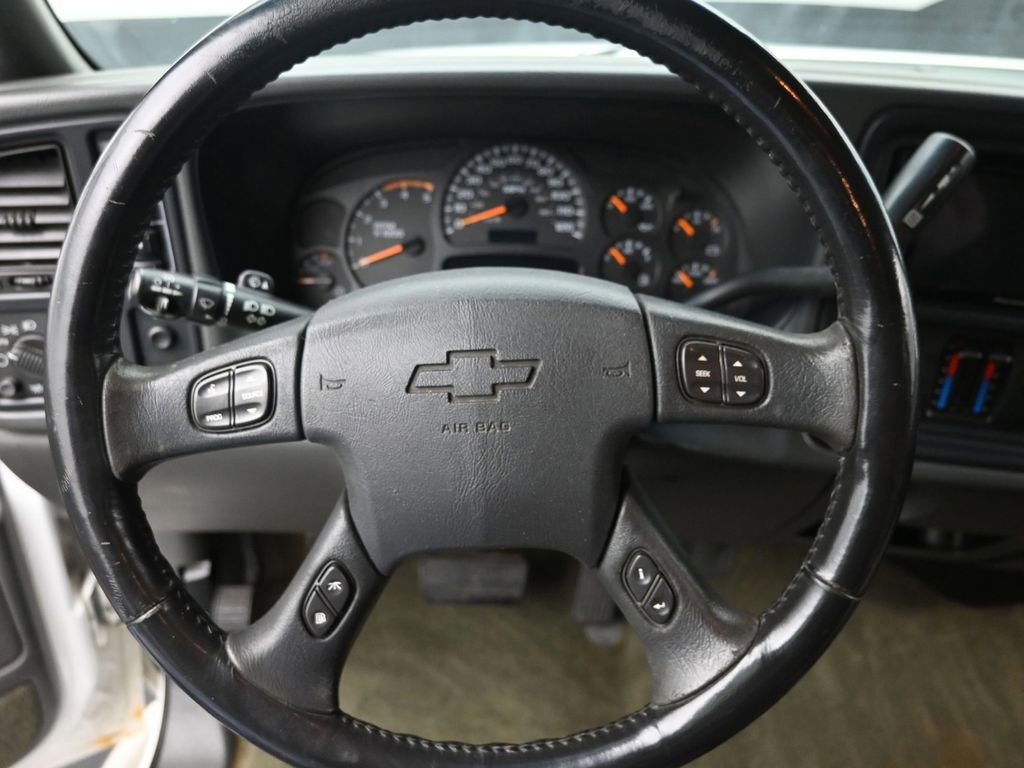 Used 2005 Chevrolet Silverado 2500 LS w/ Heavy-Duty Power Package image 13