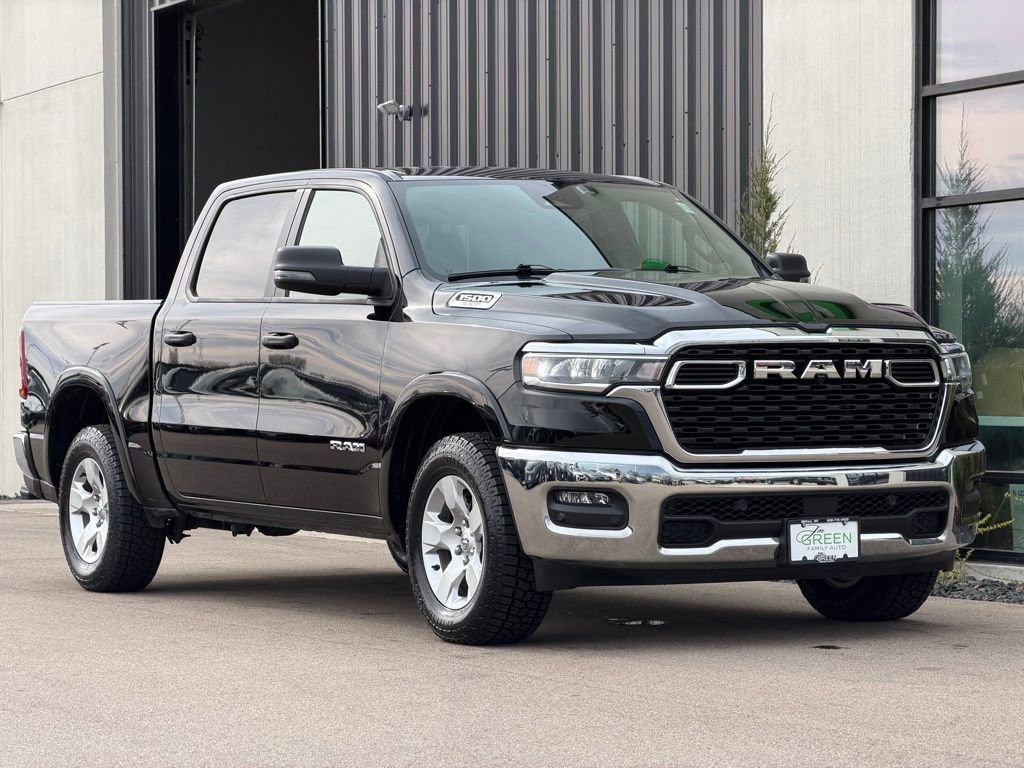 Used 2025 RAM 1500 Big Horn AWD/4WD image 4