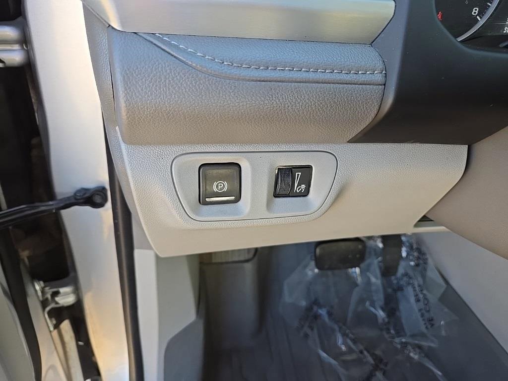 Used 2019 GMC Acadia SLE w/ LPO, Floor Liner Package image 10