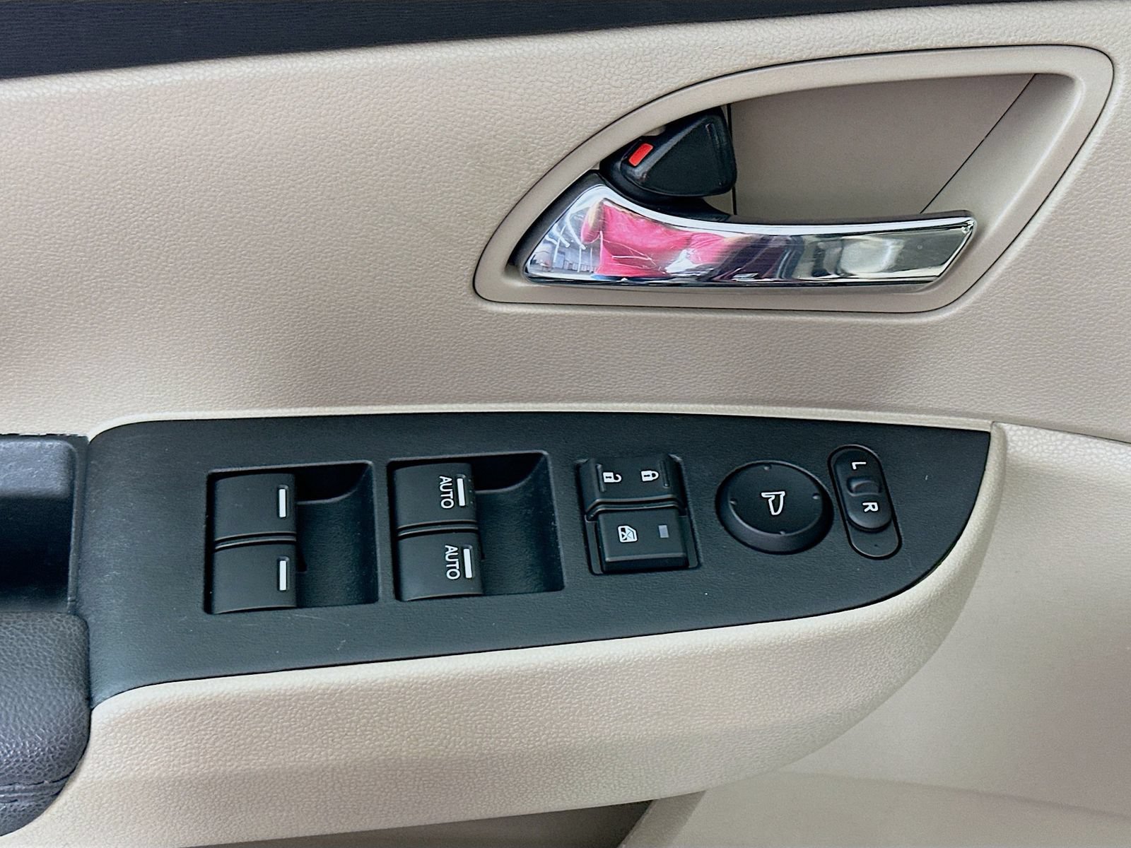 Used 2015 Honda Odyssey EX-L image 18