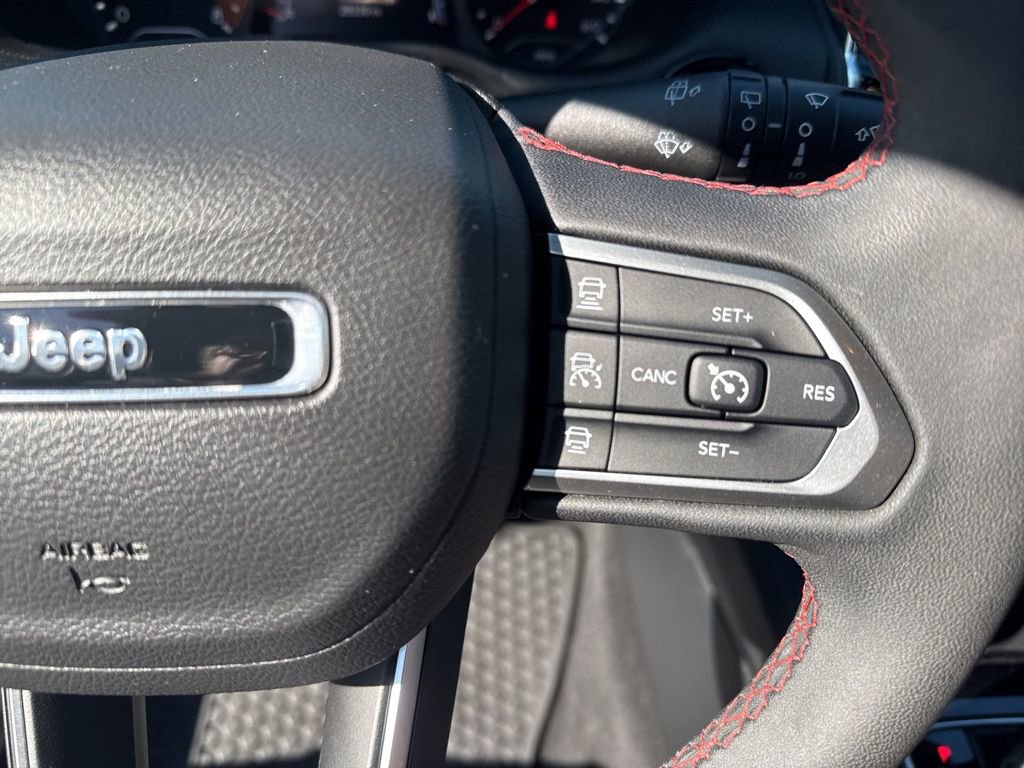 Used 2024 Jeep Compass Trailhawk image 12