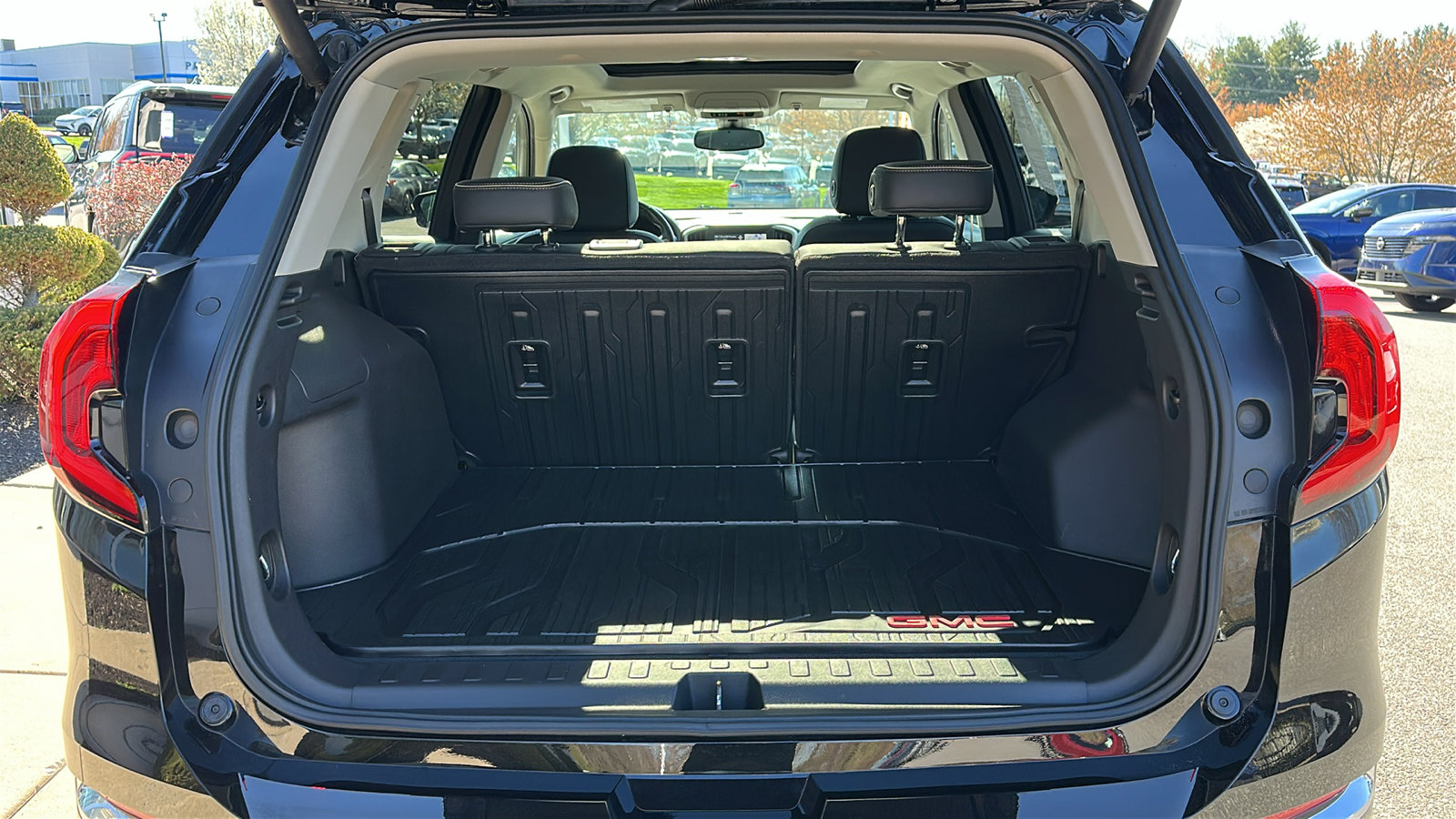 Used 2019 GMC Terrain Denali w/ Advanced Safety Package image 7