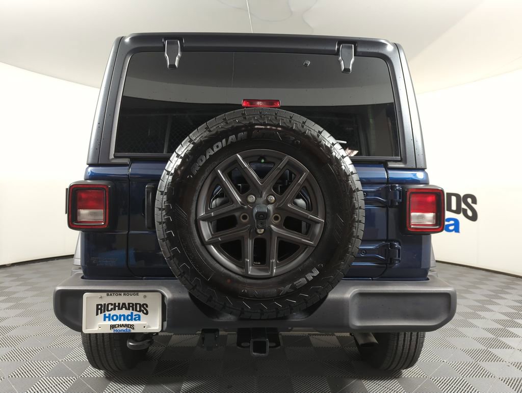 Used 2025 Jeep Wrangler Sport image 4