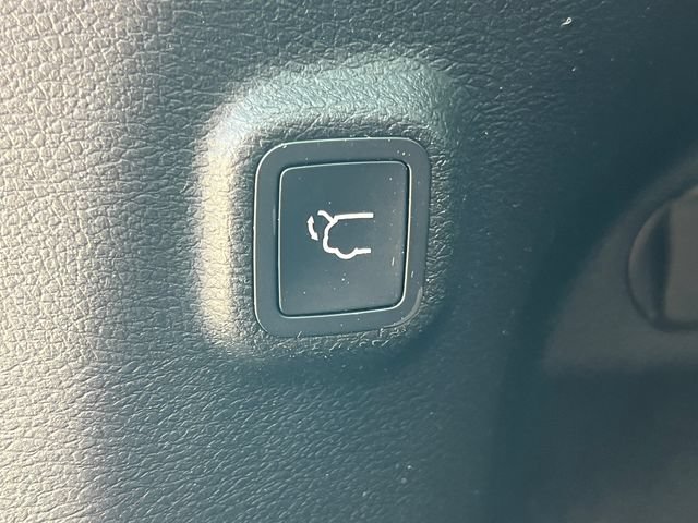 Used 2023 Jeep Cherokee Altitude Lux w/ Lux Elite Package AWD/4WD image 39