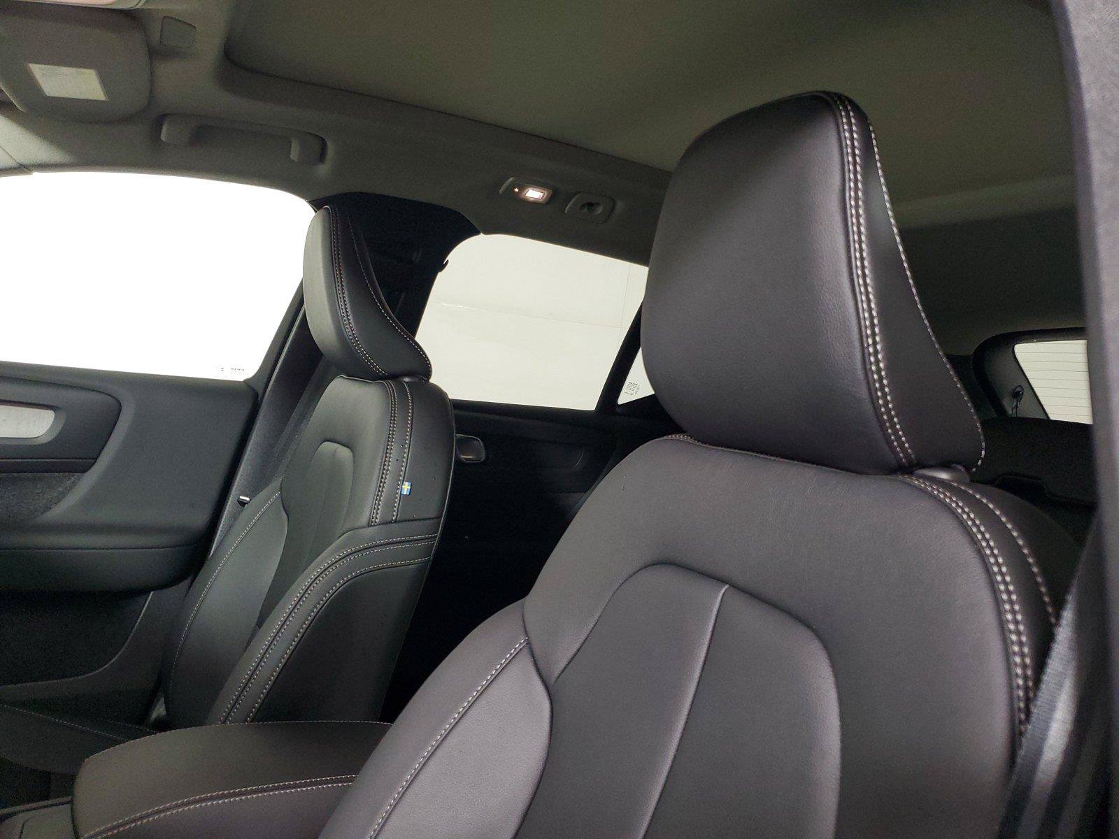 New 2026 Volvo XC40 B4 Core w/ Protection Package Premier FWD image 23