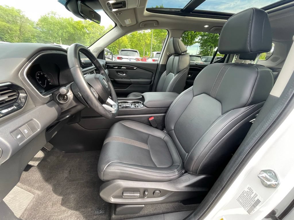 Certified 2025 Honda Pilot Touring image 27