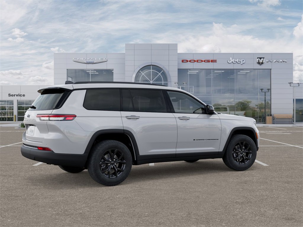 New 2025 Jeep Grand Cherokee L Altitude image 4