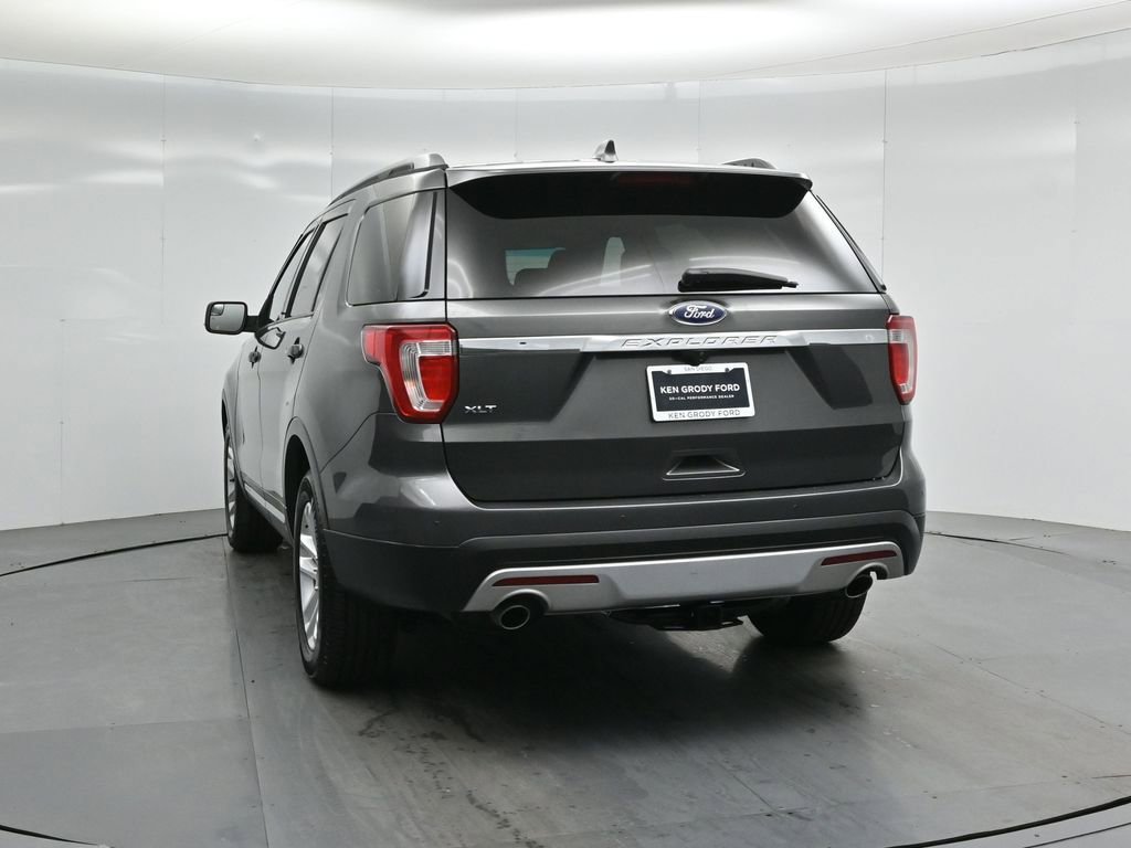 Certified 2017 Ford Explorer XLT w/ Equipment Group 202A FWD image 31