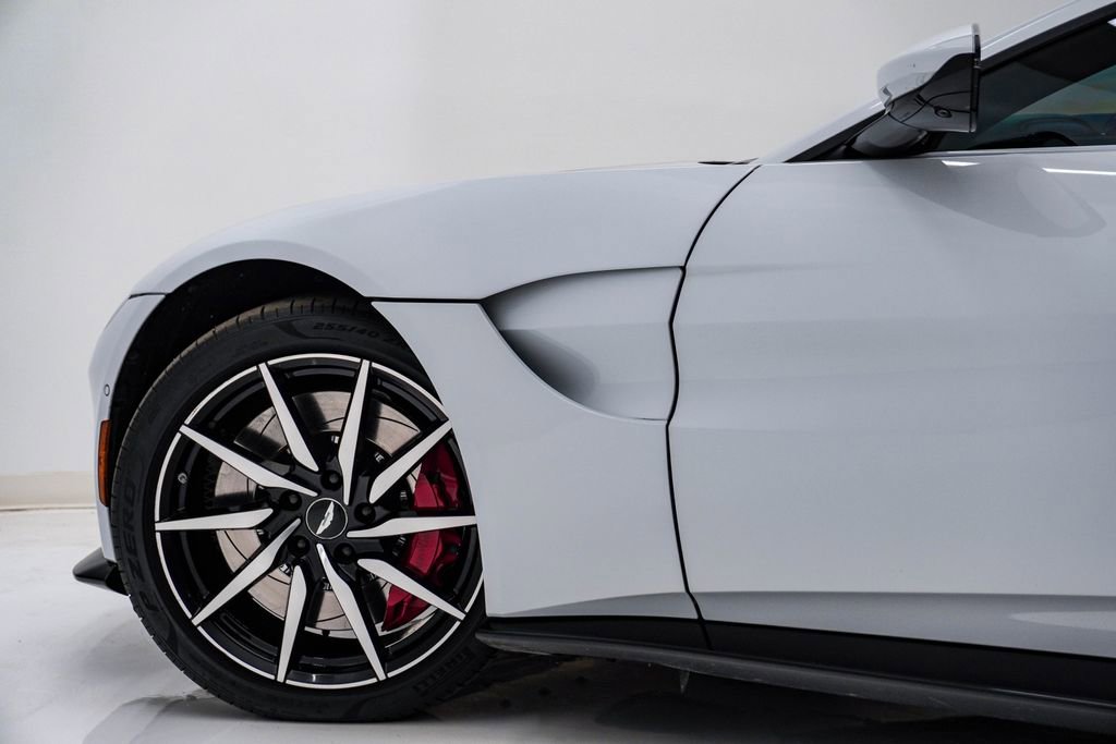Used 2020 Aston Martin V8 Vantage Coupe image 14