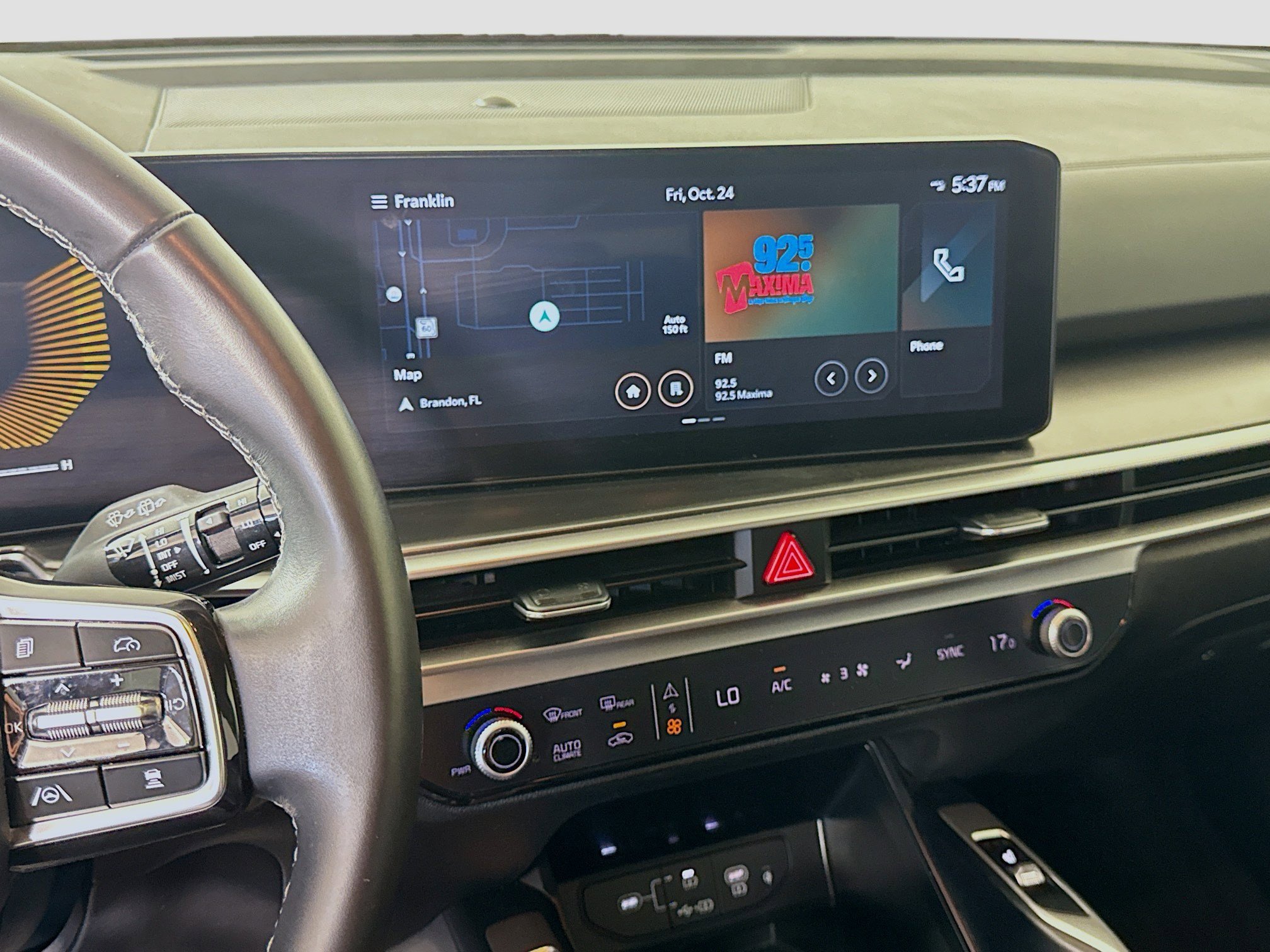 Used 2024 Kia Sorento S image 18