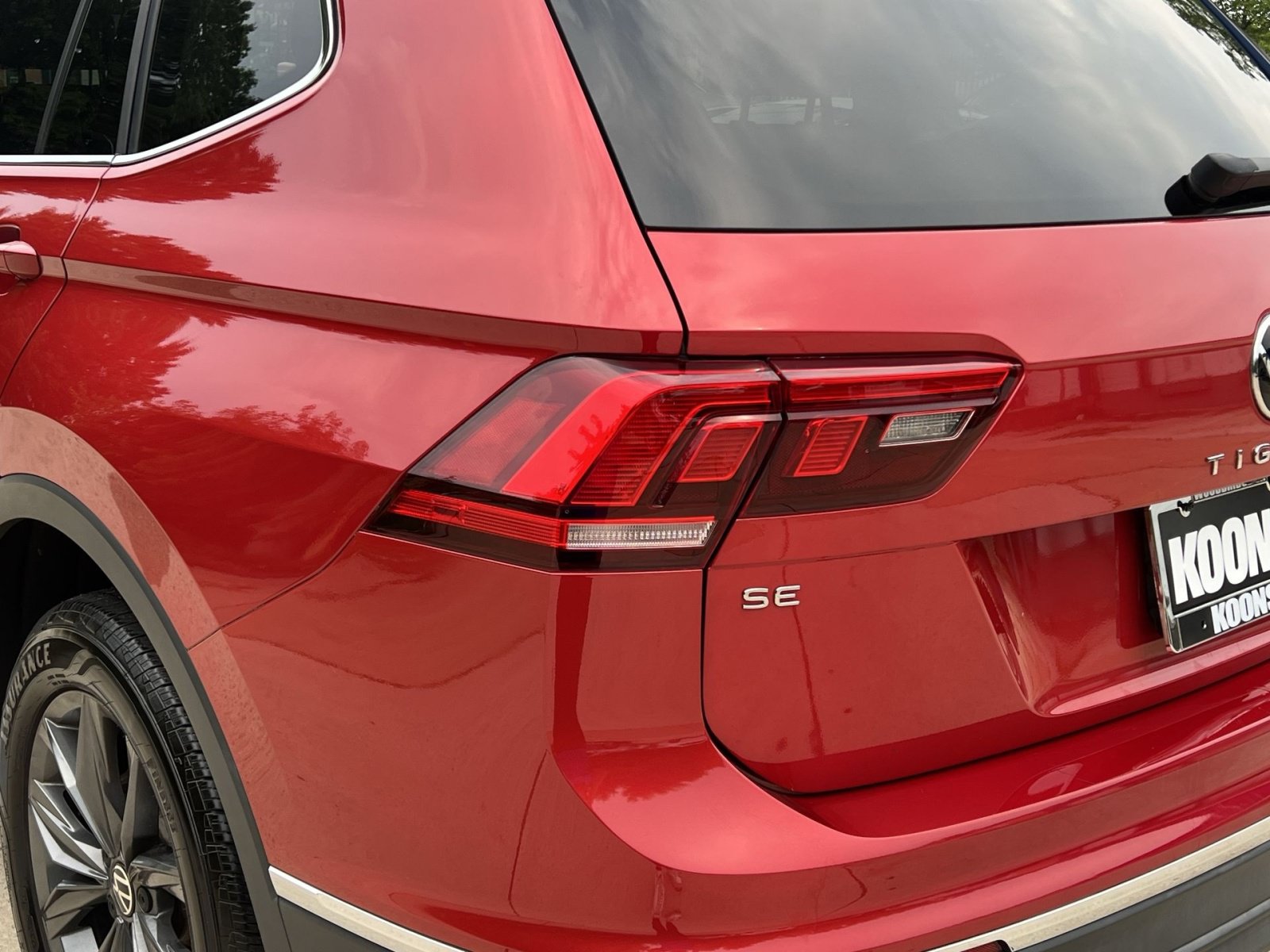 Used 2022 Volkswagen Tiguan SE AWD/4WD image 14