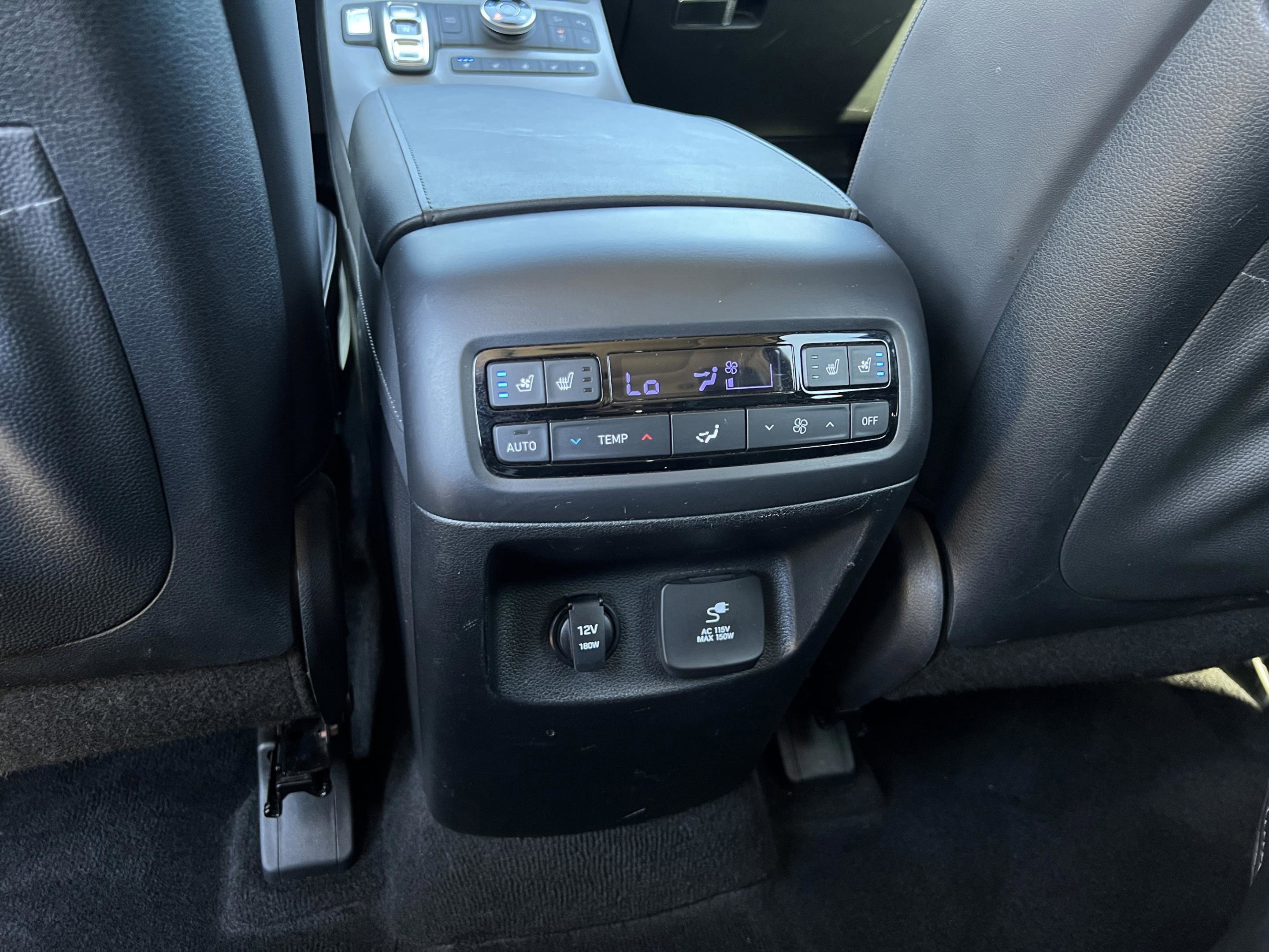 Used 2022 Hyundai Palisade Limited w/ Winter Package image 28